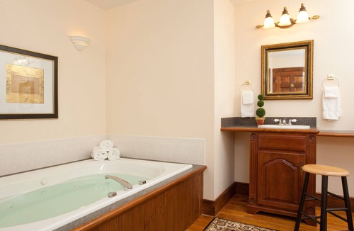 Ledyard Bed & Breakfast | Stonecroft Inn