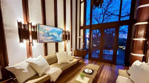 Eden Isle House | Stoneflower Cottage