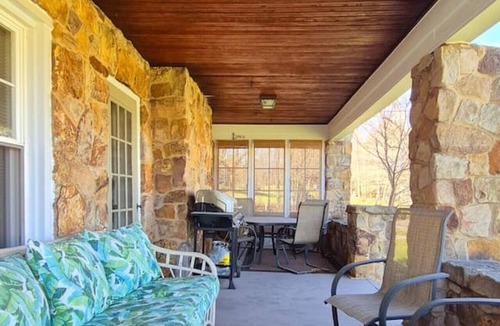 Saint Petersburg House | Stonegate Cottage