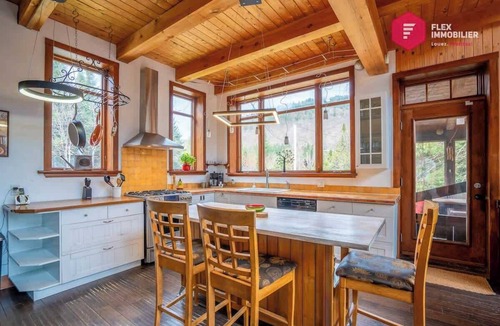 Stoneham-et-Tewkesbury House | Stoneham St-Évasion, Waterfront Sauna spa for 9