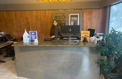 Truro Hotel | Stonehouse Motel and Restaurant