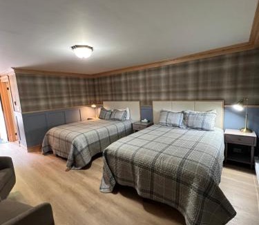 North Conway Hotel | Stonehurst Manor Breakfast & Dinner Included