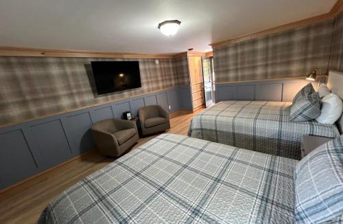 North Conway Hotel | Stonehurst Manor Breakfast & Dinner Included