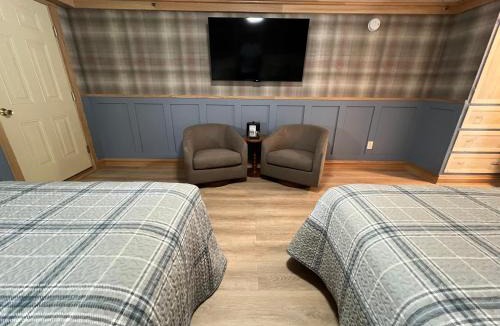 North Conway Hotel | Stonehurst Manor Breakfast & Dinner Included