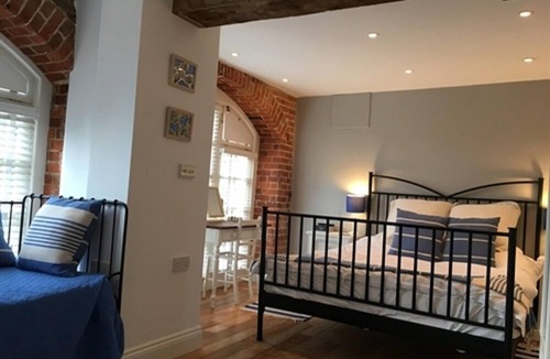 Alweston Bed & Breakfast | Stoneleigh Barn B&B