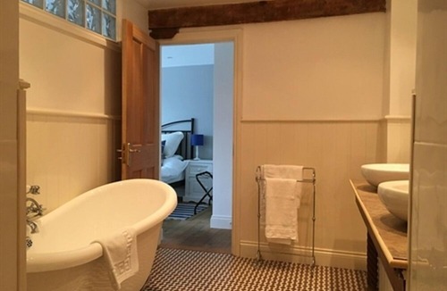 Alweston Bed & Breakfast | Stoneleigh Barn B&B