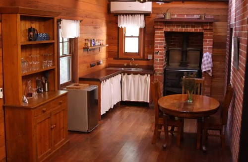 Gordon Cottage | Stoneleigh Miners Cottage