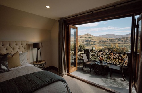 Lake Hayes Cabin | Stoneridge Estate