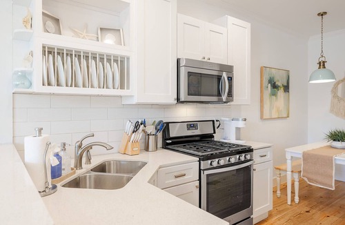 Saint Simons Island House | Stones Throw Cottage: Yards to the Beach, Dog Friendly, Spacious Townhome, Garage & Beach Gear!