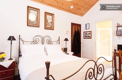 Belgrave Bed & Breakfast | Stones Throw Cottage Bed & Breakfast