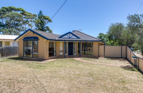 Tootgarook House | Stones Throw To The Beach