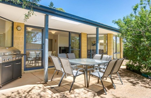 Tootgarook House | Stones Throw To The Beach