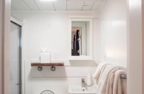 York Beach Hotel | Stones Throw
