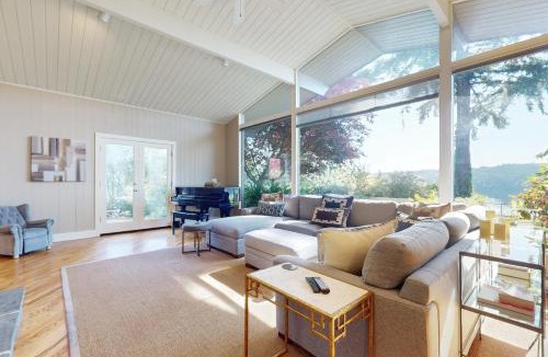 Lake Forest Park House | Stones Way