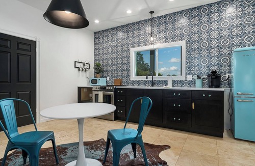 Stonewall House | Stonewall Bungalow 3 - Sleeps 4