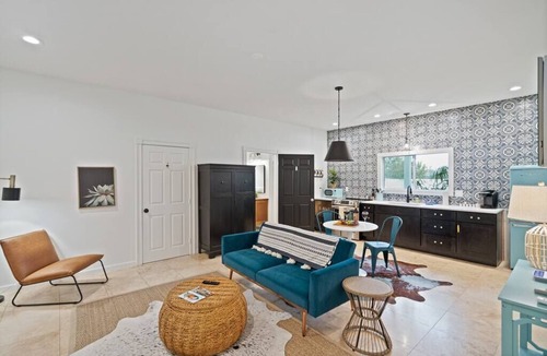 Stonewall House | Stonewall Bungalow 3 - Sleeps 4