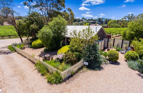 Stone Well Apartment | Stonewell Haven Spa Suite 1