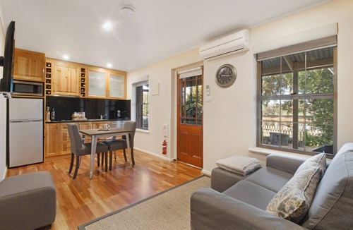 Stone Well Apartment | Stonewell Haven Spa Suite 2