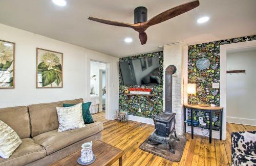 Nellysford House | Stoney Creek Cottage Waterfront Hot Tub, Fire Pit
