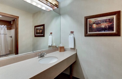 Johnston Hotel | Stoney Creek Stay | 1 Unit | Johnston, IA Location