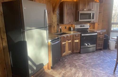 Burtrum Cabin | Stoney Ridge Lighthouse