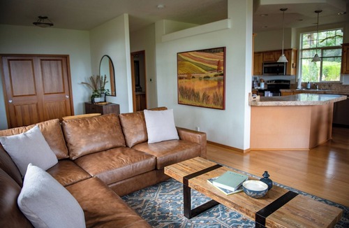 Dayton House | Stoneycrest Cottage at Durant