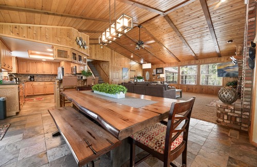 Eagle Mountain Estates House | Stony Creek Cabin - Gorgeous Home in Eagle Mountain Estates with a Hot Tub, Fenced Yard.