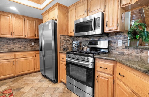 Eagle Mountain Estates House | Stony Creek Cabin - Gorgeous Home in Eagle Mountain Estates with a Hot Tub, Fenced Yard.