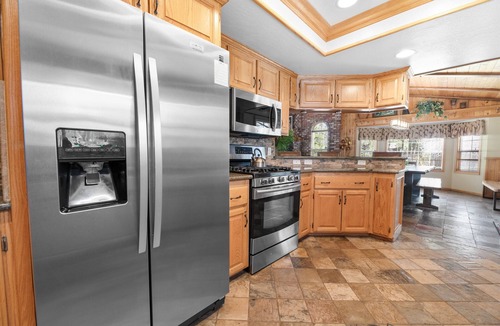 Eagle Mountain Estates House | Stony Creek Cabin - Gorgeous Home in Eagle Mountain Estates with a Hot Tub, Fenced Yard.