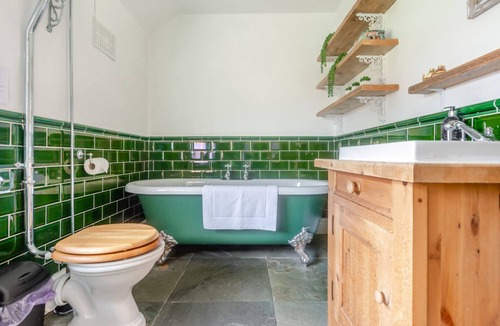 Quorn House | Stoop Cottage - Two Bedroom House, Sleeps 4