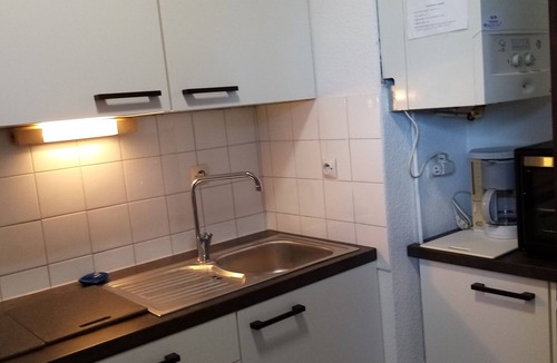 Les Arenes Apartment | STOP-CANET-PLAGE-F2 RDC-4P. Parking-courtyard-10mn beach - ideal for children)