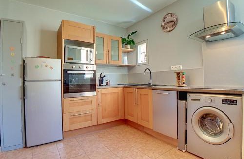 Pierre-Benite Apartment | Stop Chez M Cozy # Qualité # Confort # Simplicité