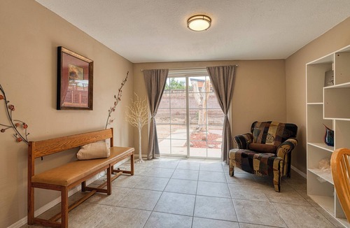 Northeast Heights House | STOP SCROLLING. YOU JUST FOUND IT! Fast WiFi, cozy beds, plenty of room!