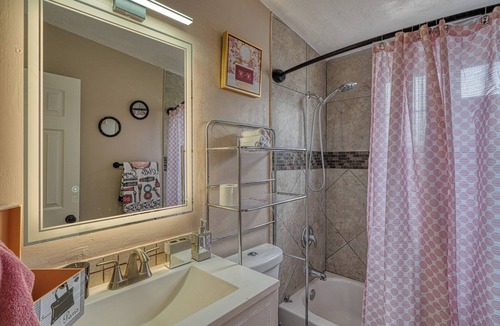 Northeast Heights House | STOP SCROLLING. YOU JUST FOUND IT! Fast WiFi, cozy beds, plenty of room!