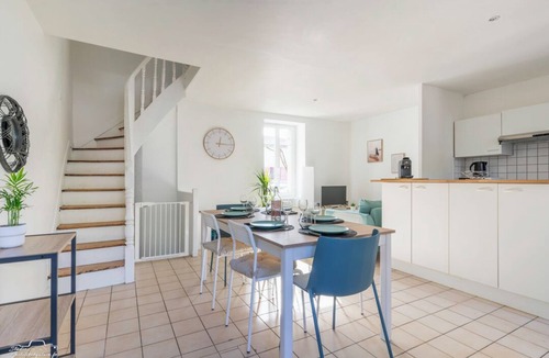 Trentemoult House | Stopover in Nantes by the river