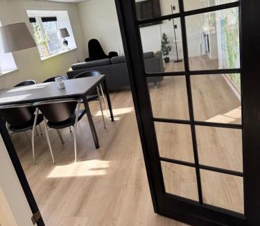 Vester Hjermitslev Apartment | Stor lejlighed tæt på Saltum