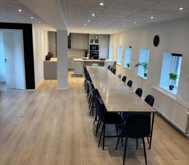 Hvidbjerg Strand House | Stor villa til 16 gæster Sauna & vildmarksbad 200 m strand