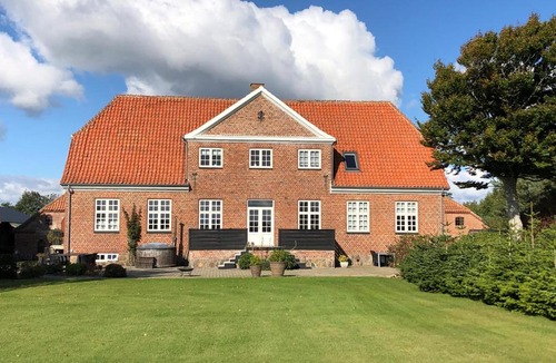 Vemb Apartment | Store Sand