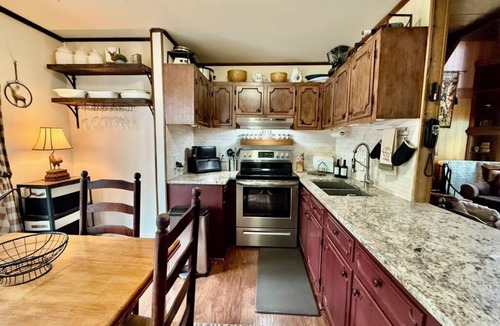 Charter Hills Cabin | Storybook Chalet/Watch Movies Under the Stars/Hot Tub/Hiking/Biking/Concerts