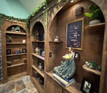Lonoke Villa | Storybook Cottage & Storybook Nook NO cleaning fee