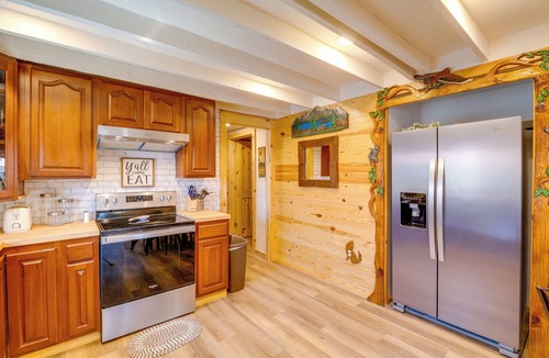 Bristol Cottage | Storybook-style Home 2 Mi to Downtown Bristol