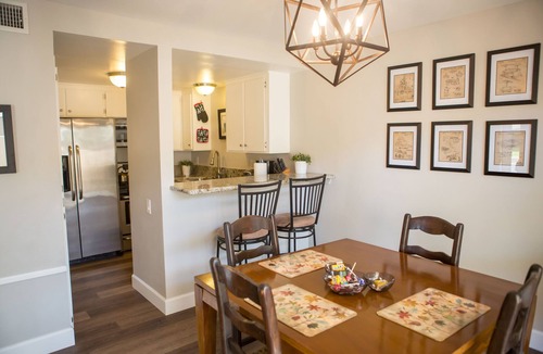 Hermosa Village House | StorybookVilla #1 Warm & Inviting, You Walk to Disney, 100+ Reviews