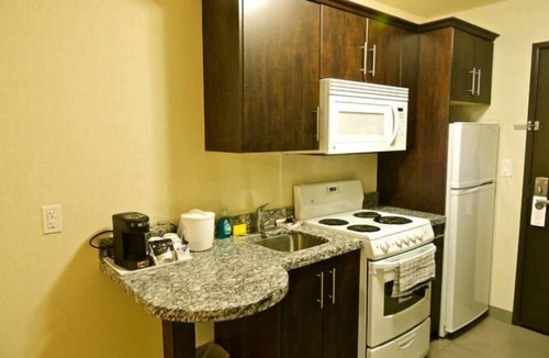 Stoughton Hotel | Stoughton Western Star Inn & Suites