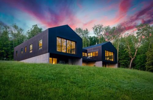 Stowe Hollow House | Stowe Hollow - Mountain Views, Fire Pit & BBQ