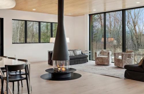Stowe Hollow House | Stowe Hollow - Mountain Views, Fire Pit & BBQ