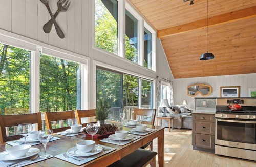 Moscow House | Stowe Woods Chalet: HotTub | Fam-Friendly | Cozy