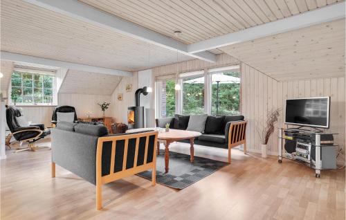 Fjellerup House | Stråhatten