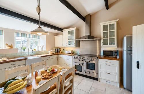 Burton Bradstock House | Strand Cottage
