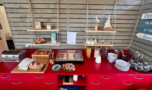 Steckborn Hostel | Strandbad Steckborn mit Herberge, Camping & Glamping