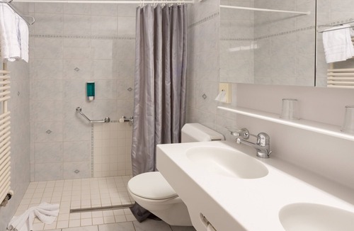 Faulensee Hotel | Strandhotel Seeblick